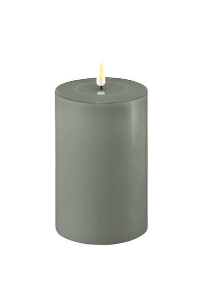 LED candle 10 x 15 cm | Salvie Green | 3D Flame | Deluxe HomeArt